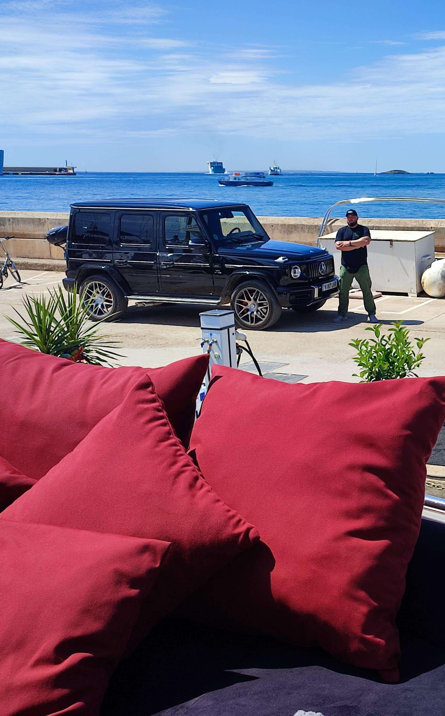 Chauffeur Service With Bodyguard Drivers