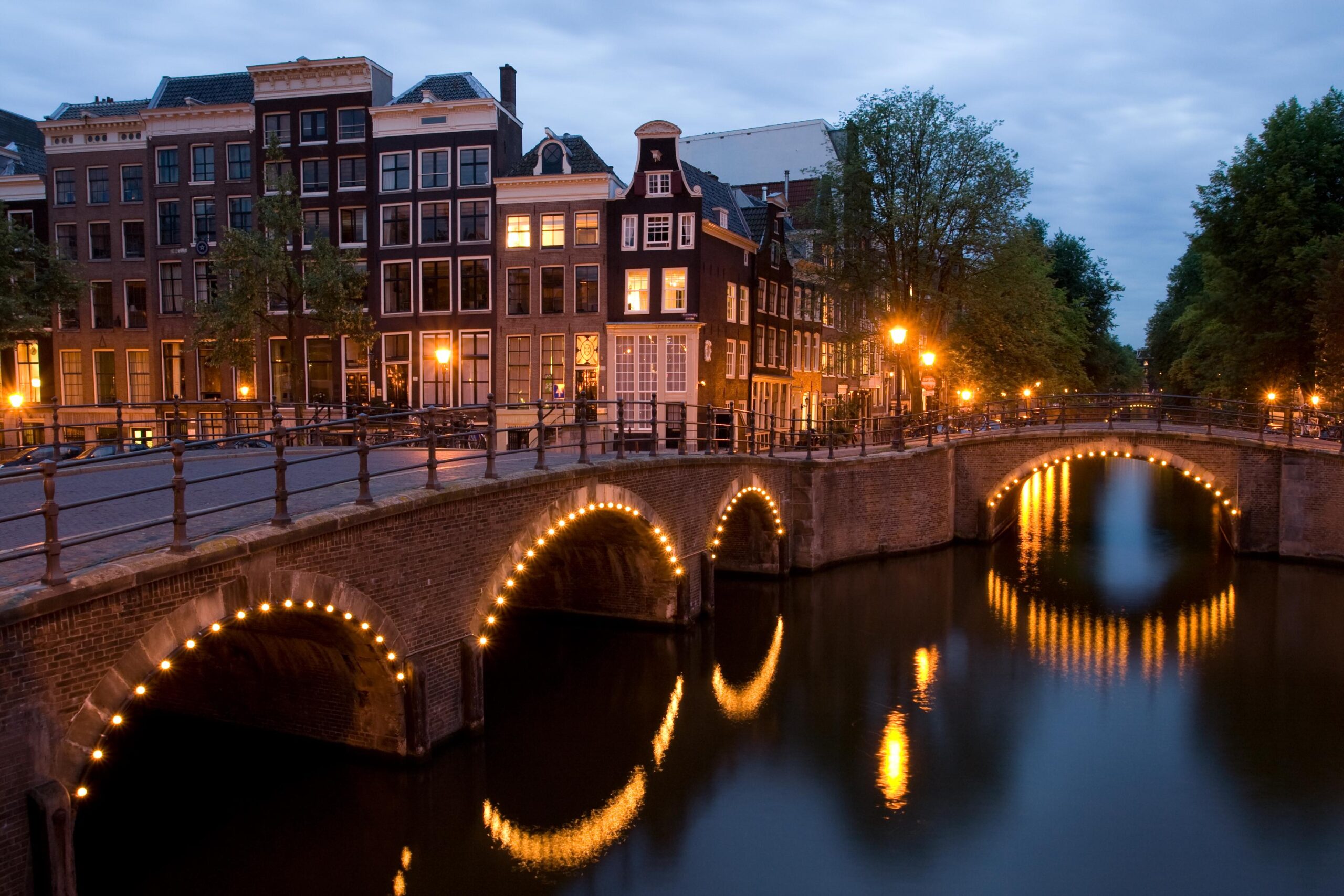 limo and chauffeured service with bodyguard drivers in Amsterdam